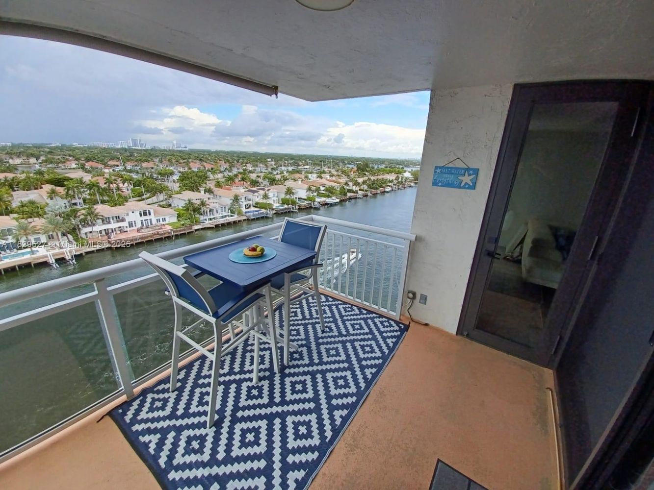 Luxury Downtown Apartment